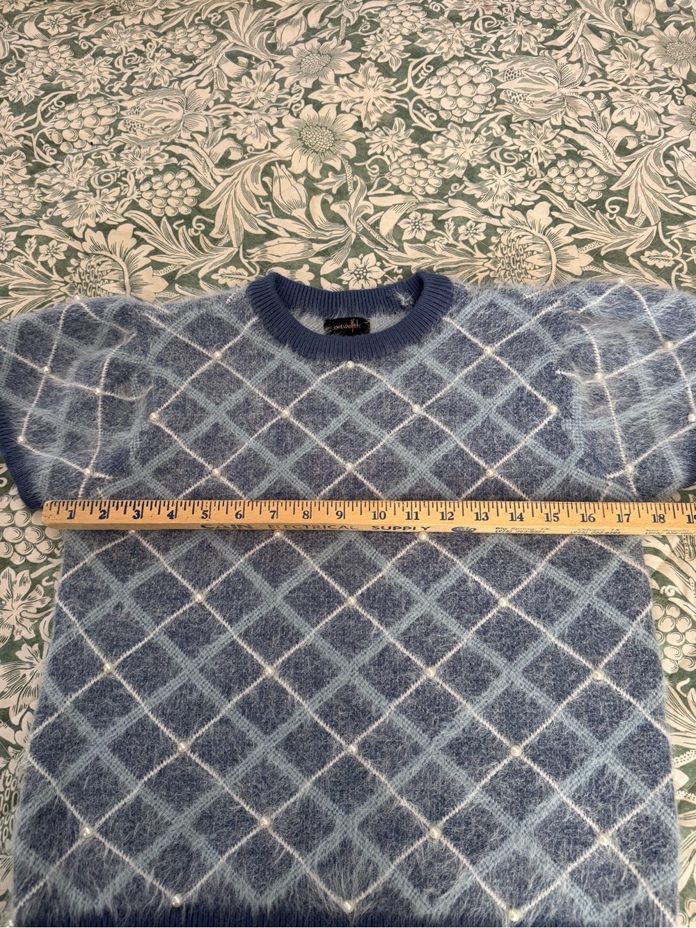 Women's Light Blue Argyle Crewneck Sweater - Soft Knit Pullover With Pearls - Picture 7 of 8